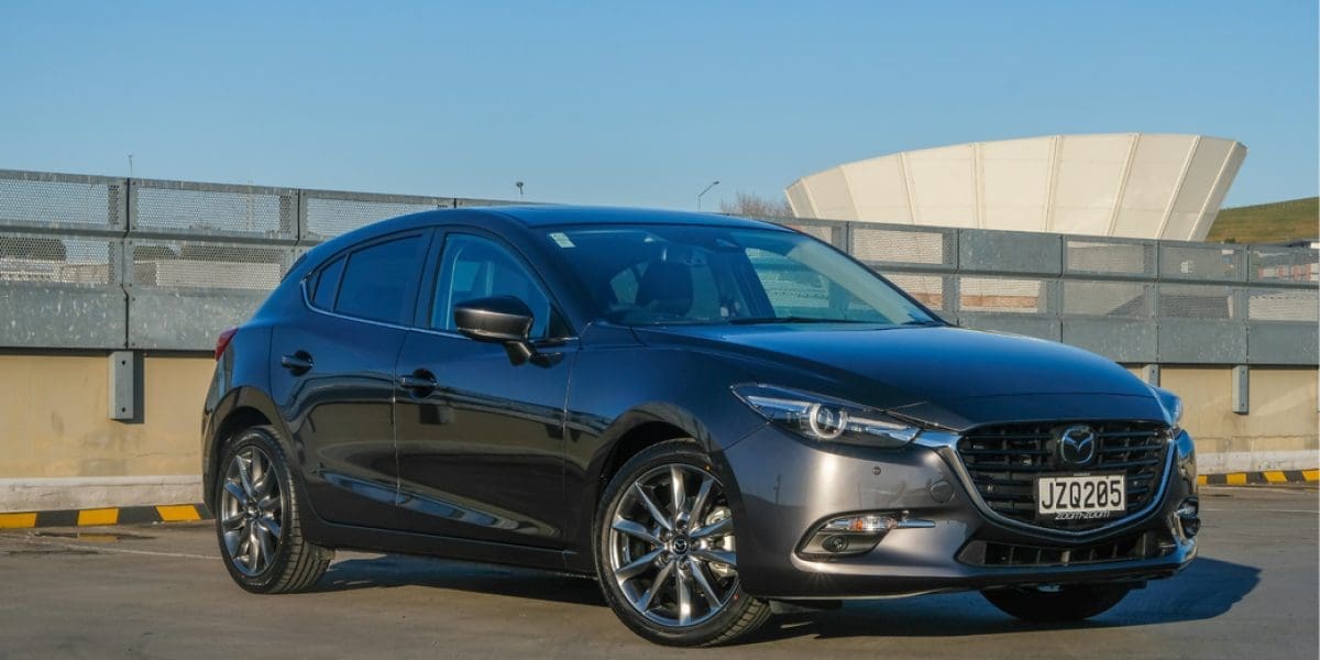 m2woman-mazda3