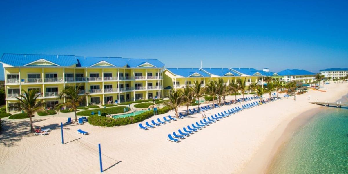 Wyndham-Reef-Resort,-Grand-Cayman-1