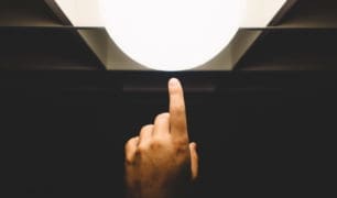 Finger-touching-light-specialise Finger-touching-light-specialise