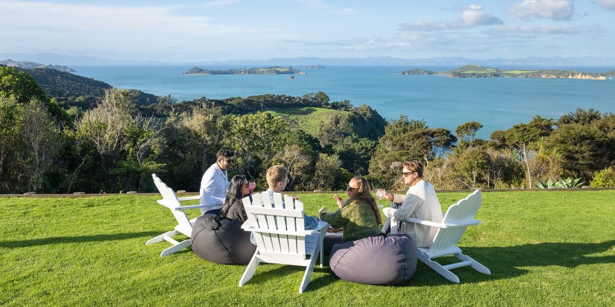 M2woman.com - The Art of Lingering Longer, Waiheke-Style M2woman.com - The Art of Lingering Longer, Waiheke-Style