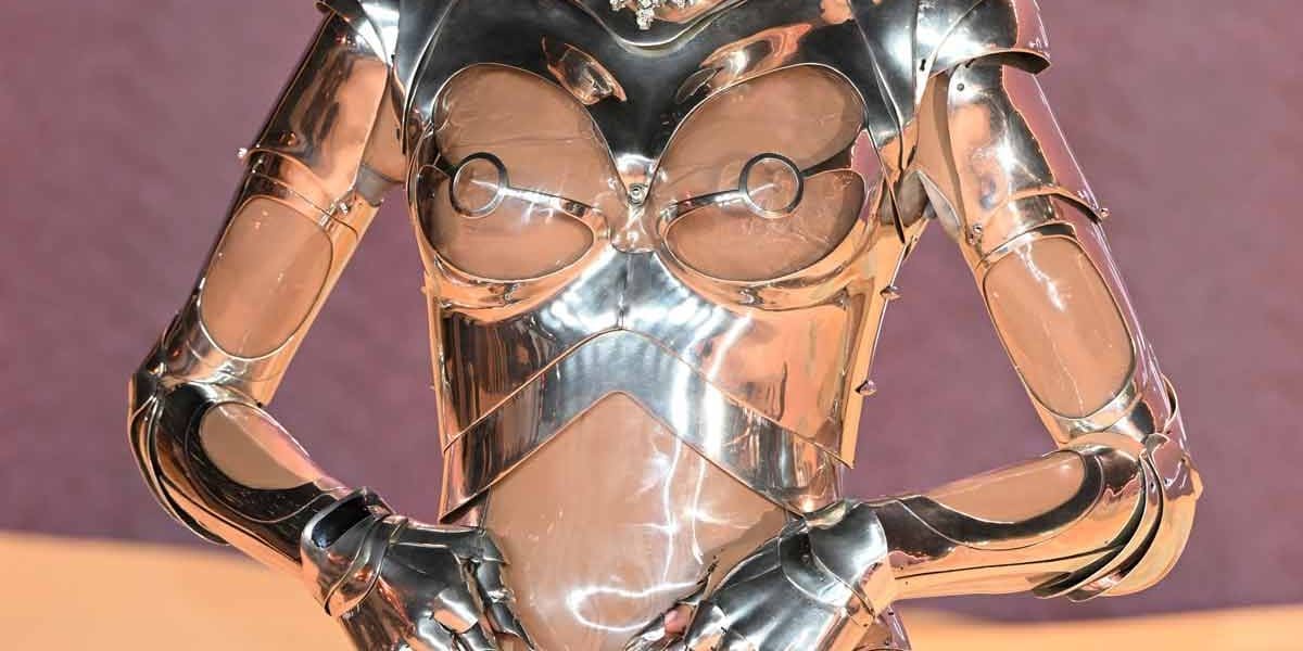 Zendaya-robot-outfit