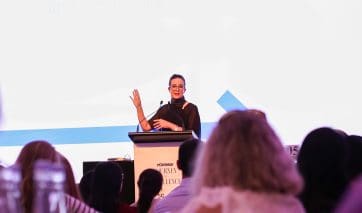 How-to-Build-Personal-&-Team-Resilience---Hannah-McQueen How-to-Build-Personal-&-Team-Resilience---Hannah-McQueen