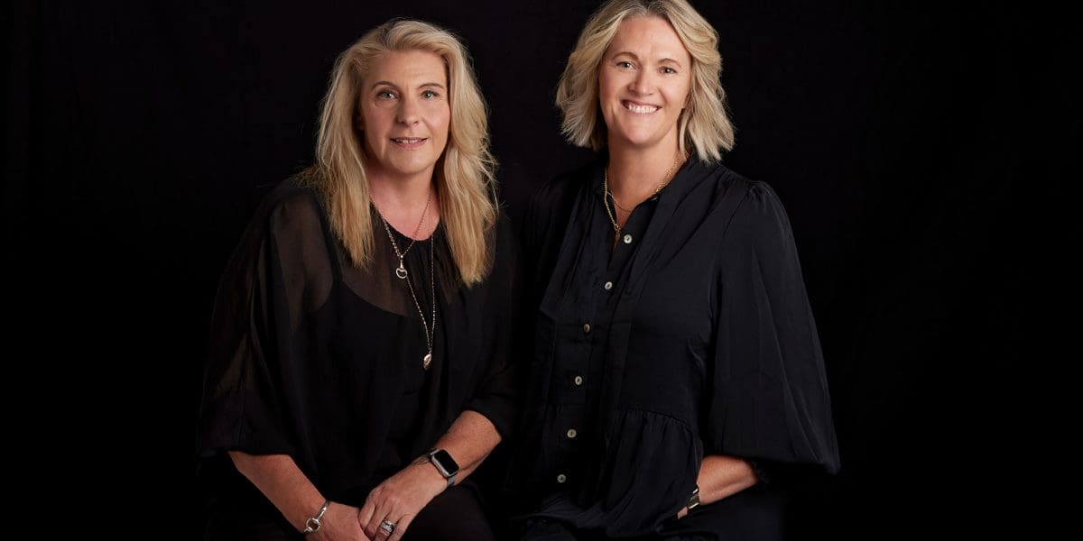 Renee Sharp & Lisa Bennet M2woman Renee Sharp & Lisa Bennet M2woman