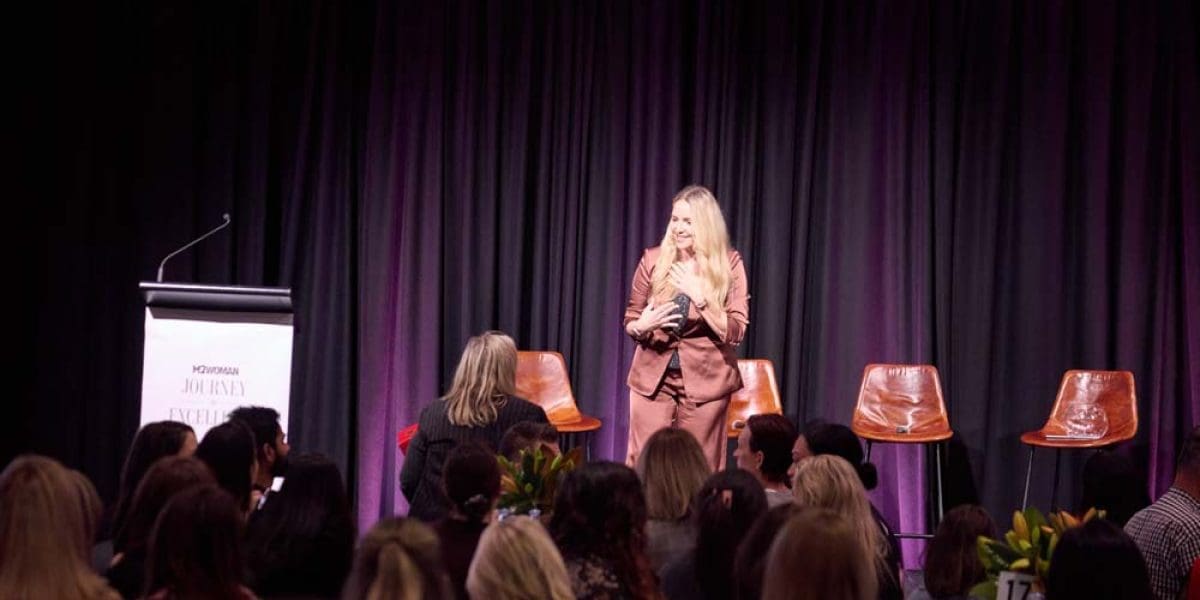 M2Woman_ConferenceRoom_Journey_To_Excellence_Danilophoto-013