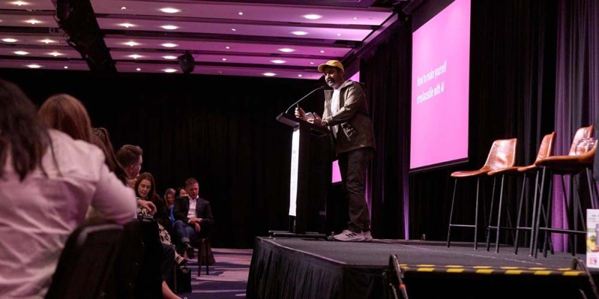 M2Woman_ConferenceRoom_Journey_To_Excellence_Danilophoto-0202