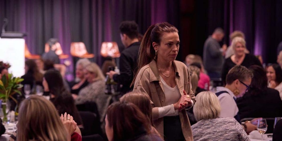 M2Woman_ConferenceRoom_Journey_To_Excellence_Danilophoto-0247