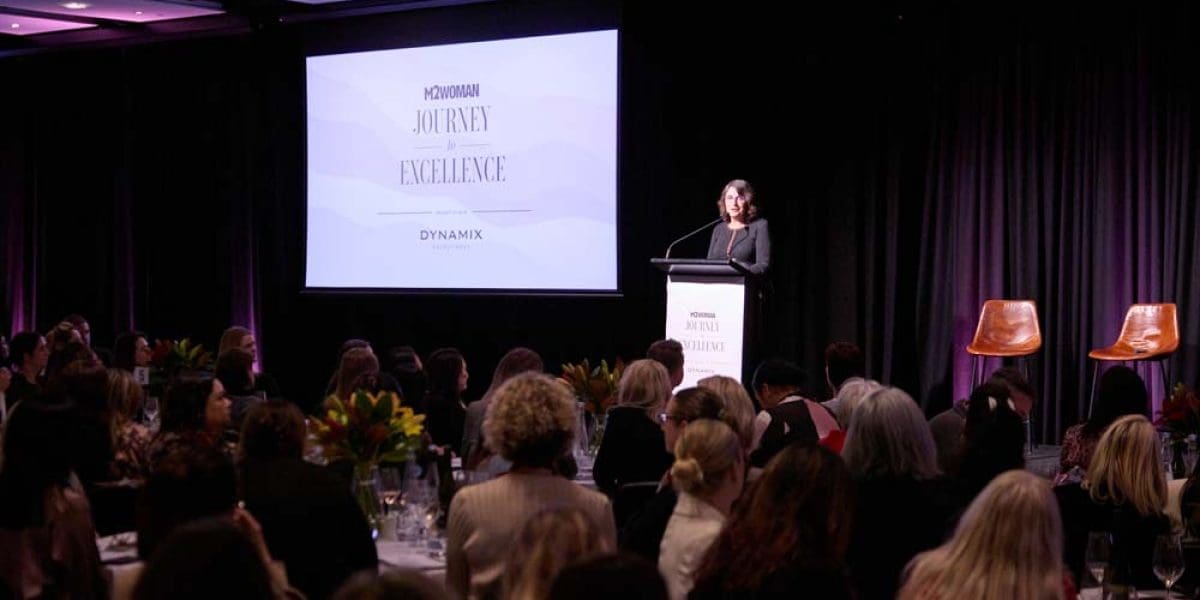 M2Woman_ConferenceRoom_Journey_To_Excellence_Danilophoto-0267