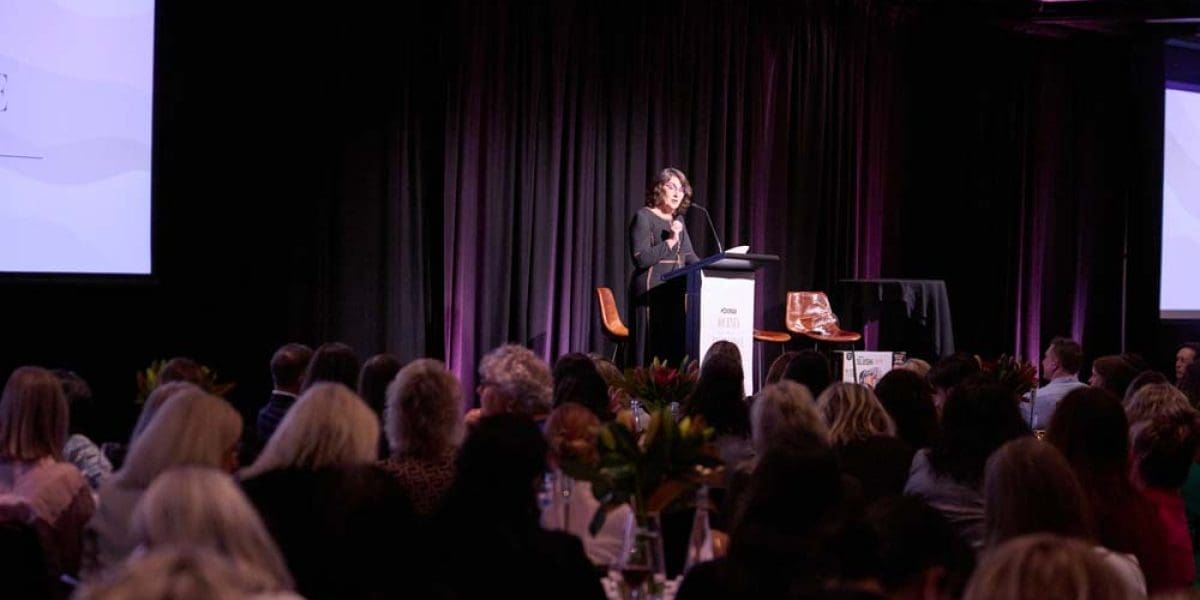 M2Woman_ConferenceRoom_Journey_To_Excellence_Danilophoto-0272