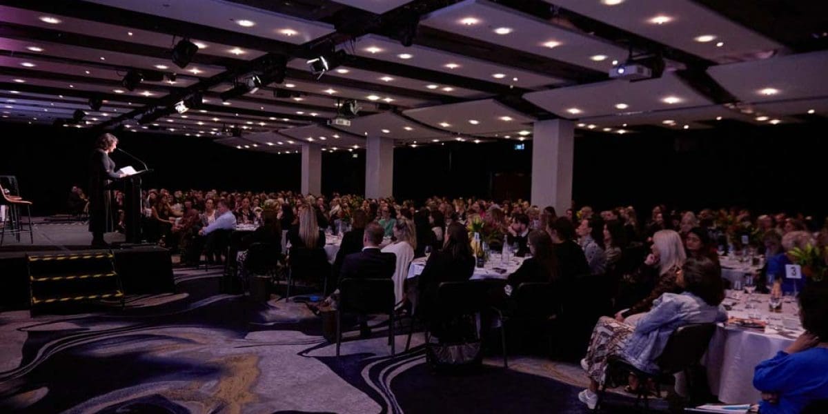 M2Woman_ConferenceRoom_Journey_To_Excellence_Danilophoto-0279