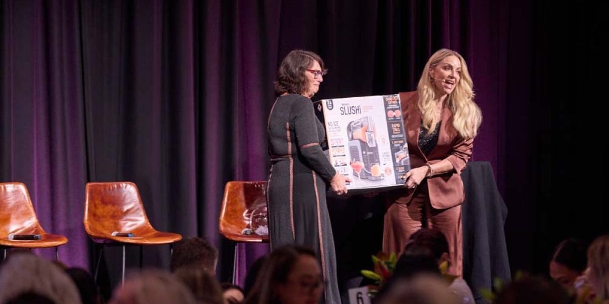 M2Woman_ConferenceRoom_Journey_To_Excellence_Danilophoto-0296