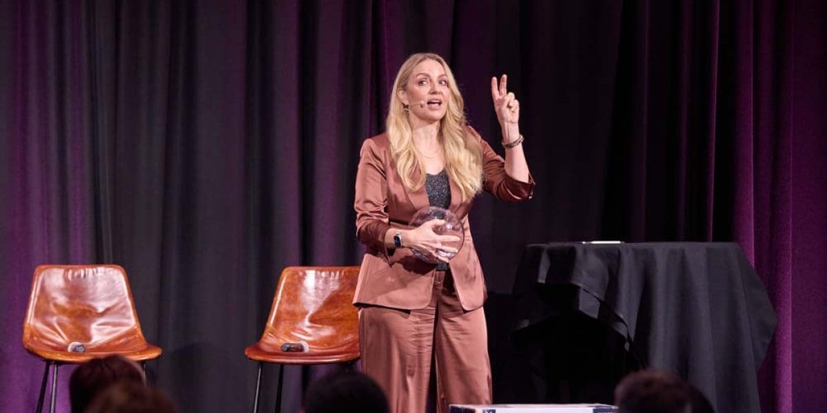 M2Woman_ConferenceRoom_Journey_To_Excellence_Danilophoto-0301