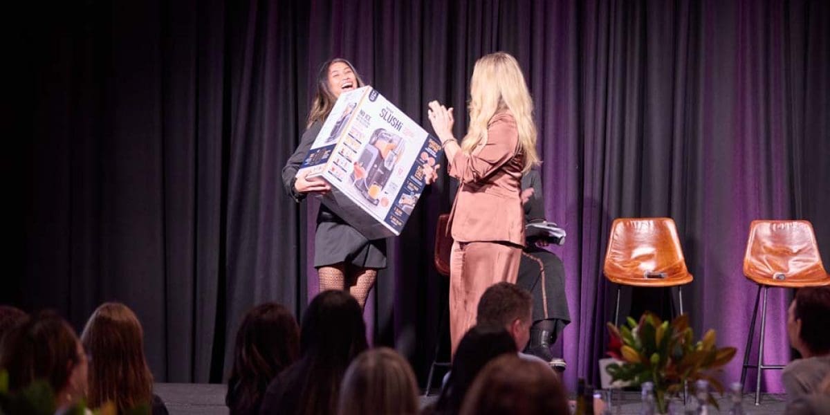 M2Woman_ConferenceRoom_Journey_To_Excellence_Danilophoto-0310