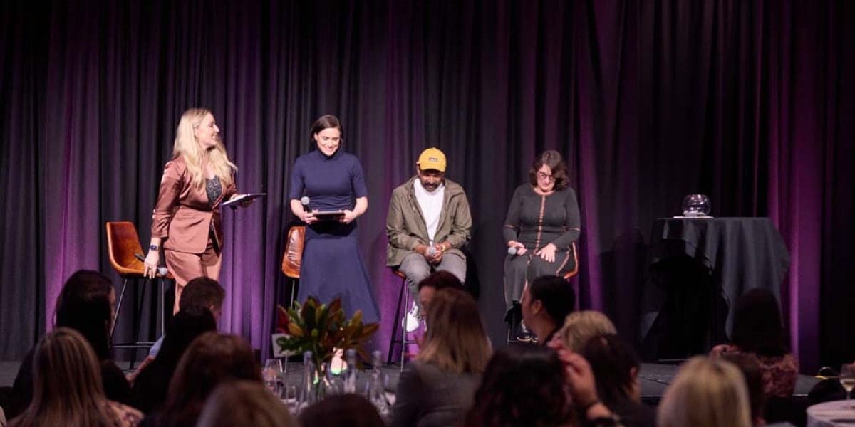 M2Woman_ConferenceRoom_Journey_To_Excellence_Danilophoto-0321