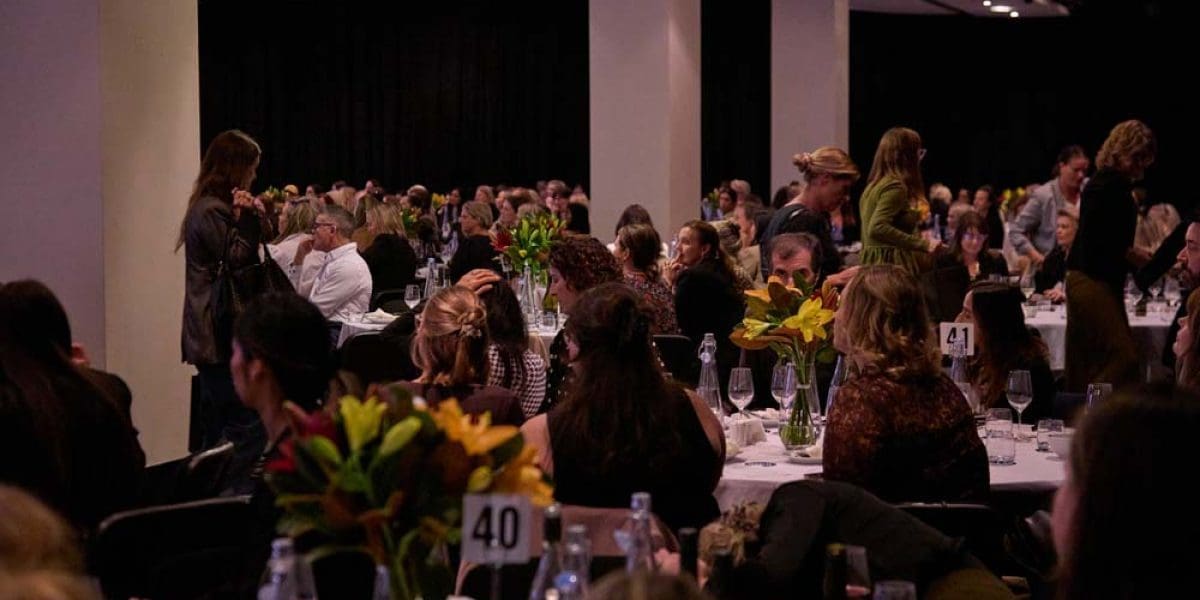 M2Woman_ConferenceRoom_Journey_To_Excellence_Danilophoto-0371