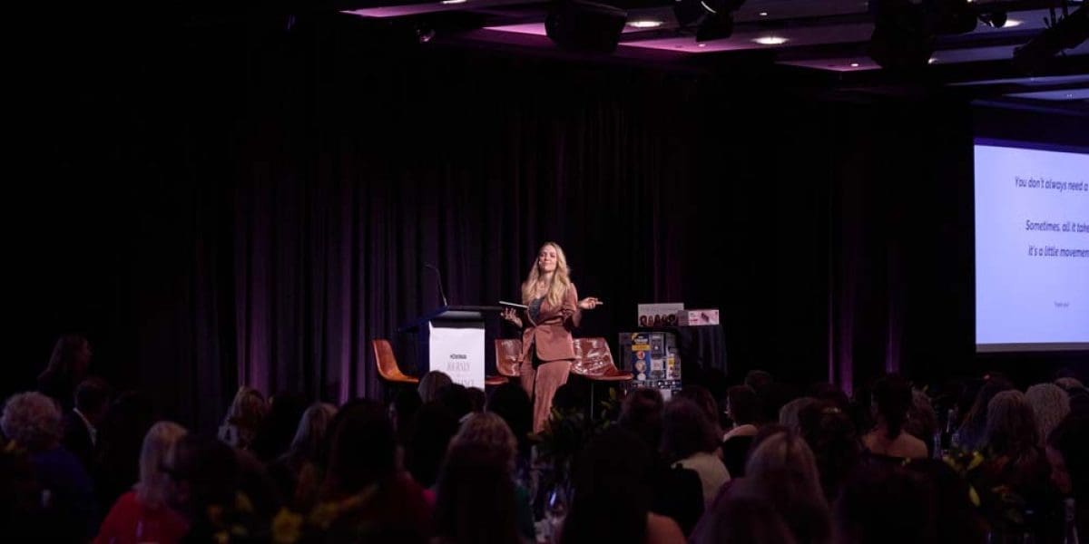 M2Woman_ConferenceRoom_Journey_To_Excellence_Danilophoto-047