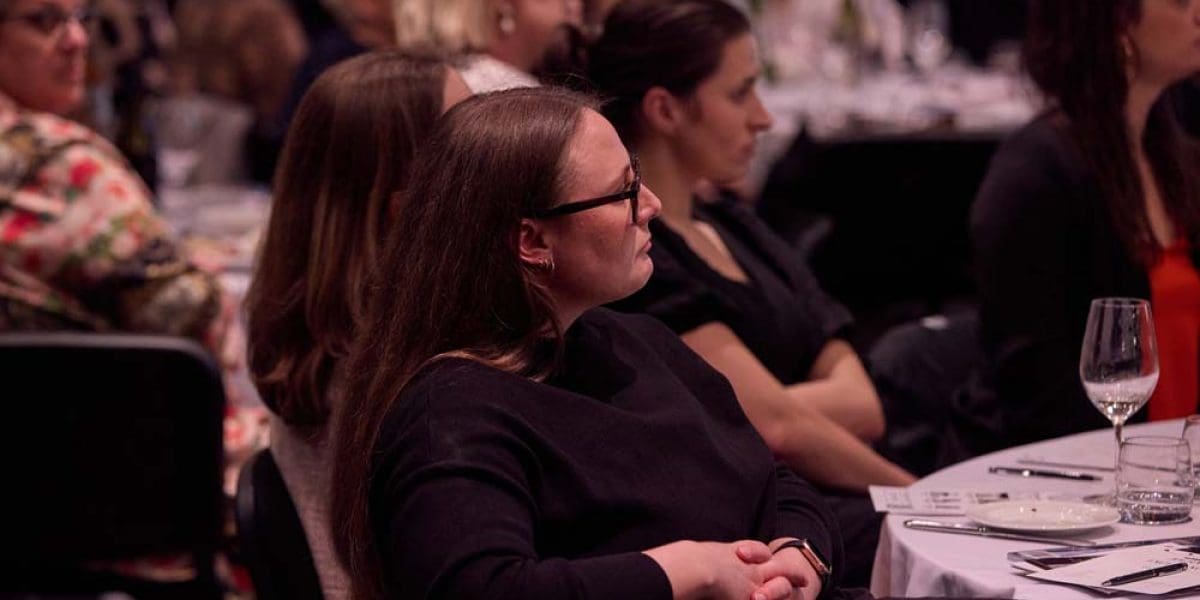 M2Woman_ConferenceRoom_Journey_To_Excellence_Danilophoto-089