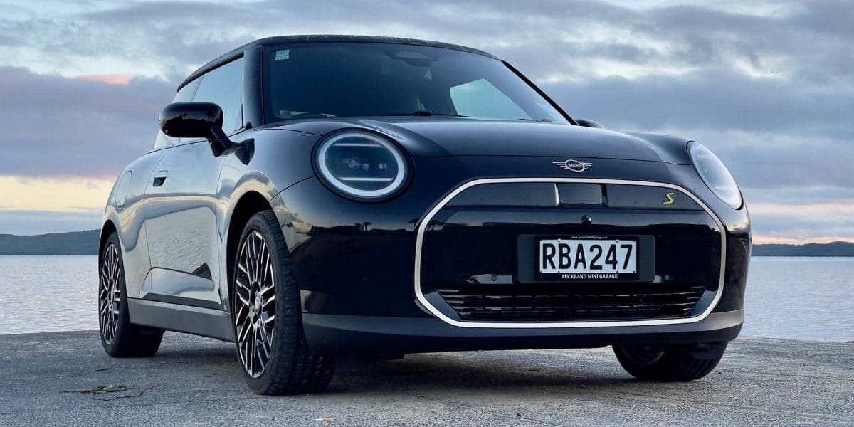 2025-Mini-Cooper-S-Electric-3